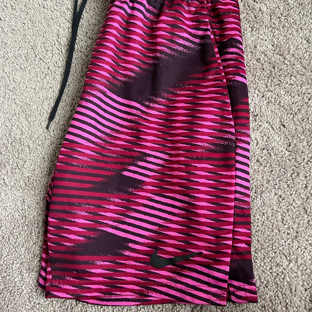 Nike Dri fit men short.  Excellent condition